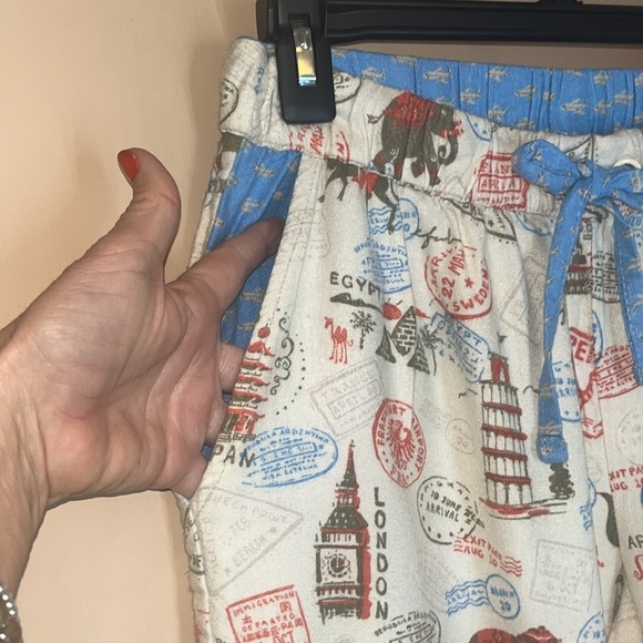 Munki Munki travel themed flannel pajama pants only size small / preowned - Picture 8 of 11